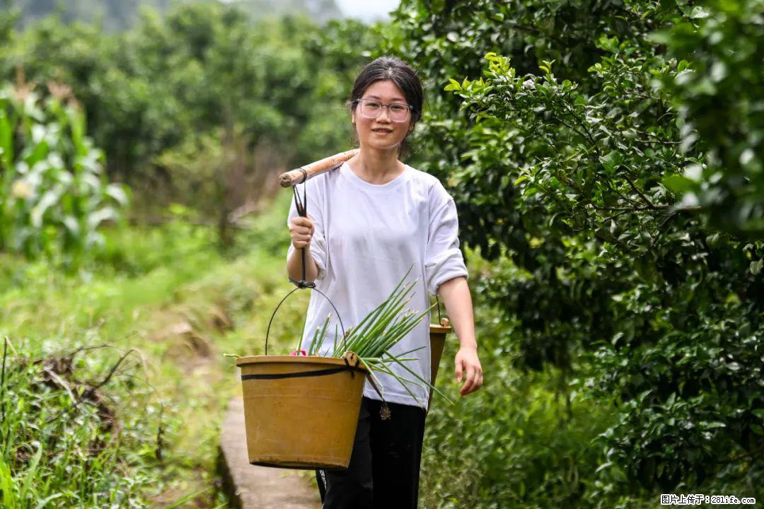 全网追的“扁担女孩”，找了一份暑假工，时薪12元 - 绍兴生活资讯 - 绍兴28生活网 sx.28life.net