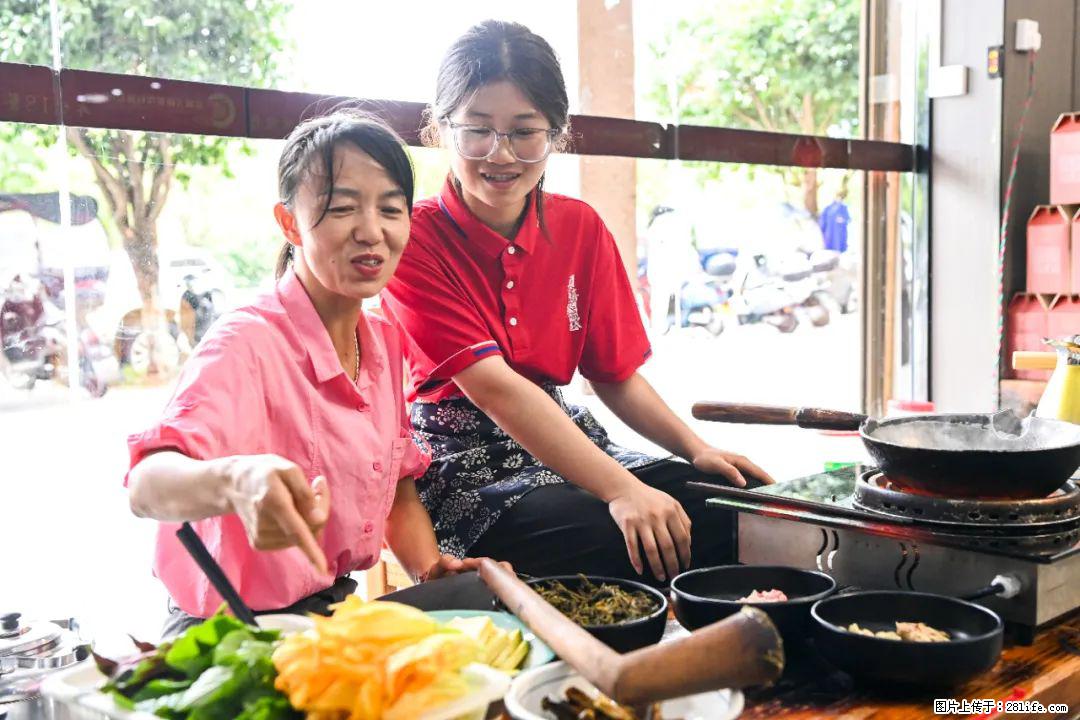 全网追的“扁担女孩”，找了一份暑假工，时薪12元 - 绍兴生活资讯 - 绍兴28生活网 sx.28life.net
